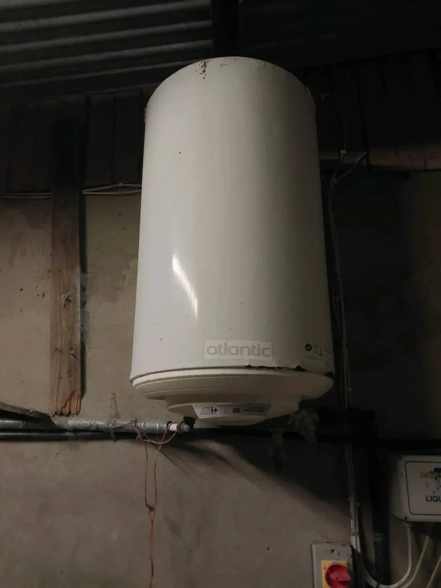 Milking parlour for sale - Image 2