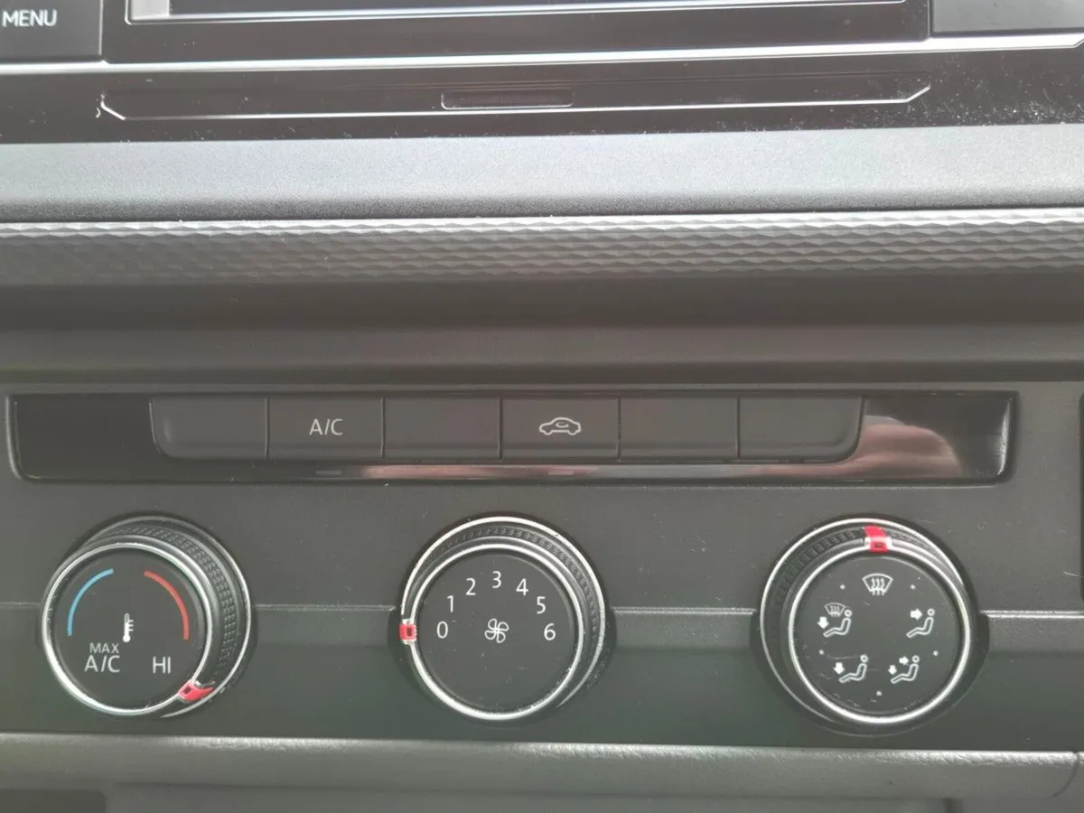 Volkswagen Transporter TRANSPORTER 28 PVL TDI 110B - Image 3