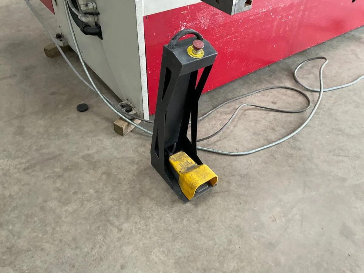 MORGAN RUSHWORTH HGS3100/6 3.1M 3 PHASE GUILLOTINE - Image 4