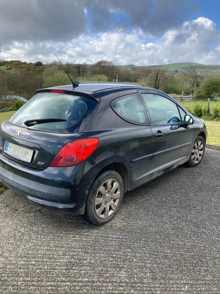 Car - Image 2