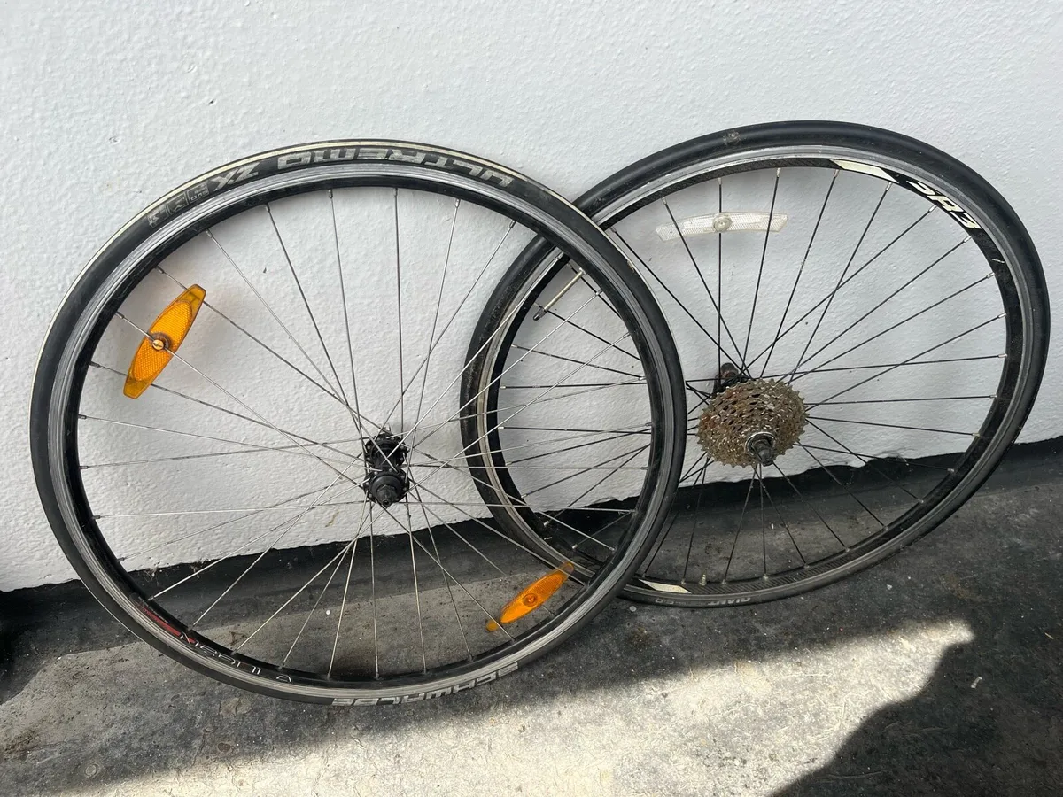 Set of racing Wheels and Tyres - Image 1