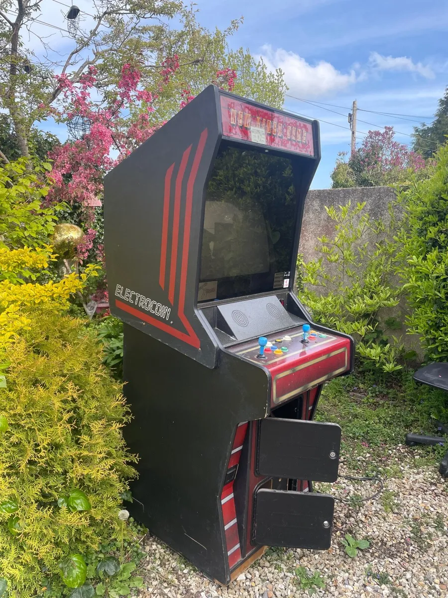 Arcade machine - Image 3