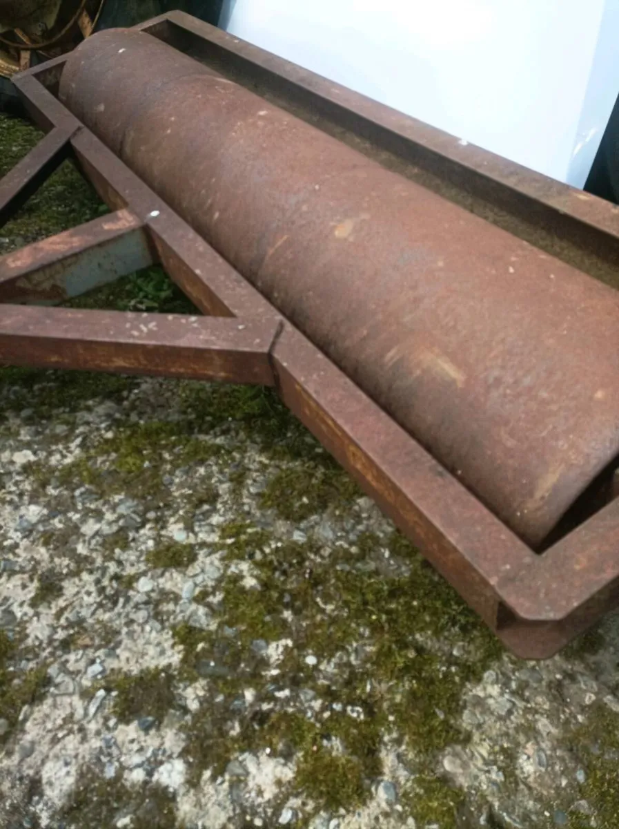 8 foot water roller - Image 1