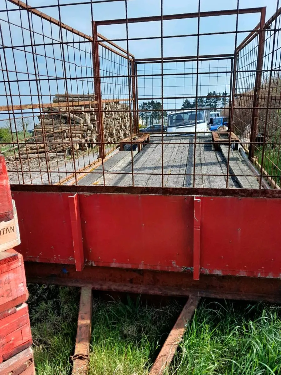 Tralour for sale - Image 1