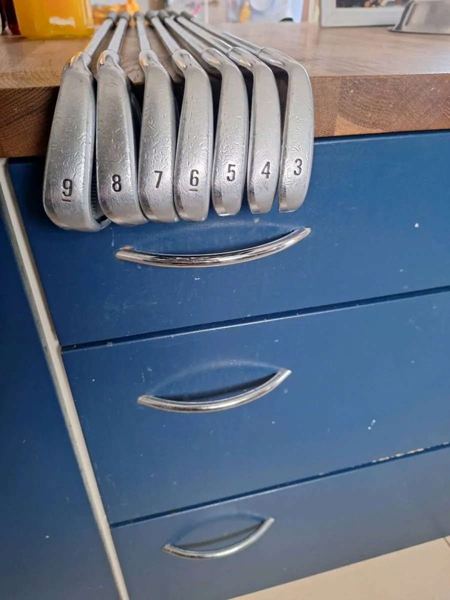 Nike iron set, victory red forged split cavity 3-9 - Image 2