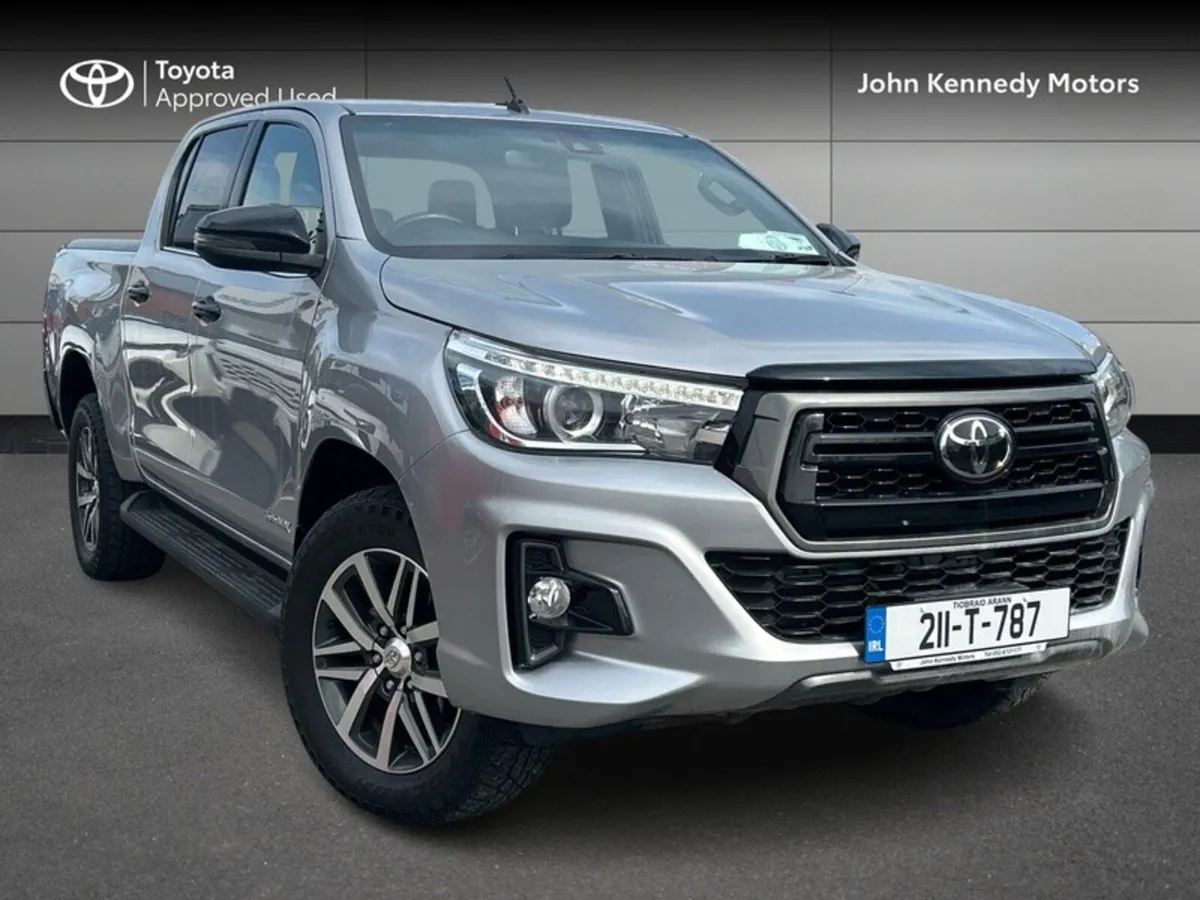 Toyota Hilux DCAB INVINCIBLE AT 4DR A AUTO - Image 1