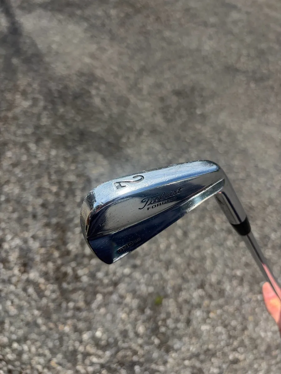 Titleist 620mb 2 iron - Image 1