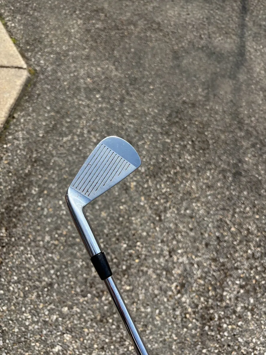 Titleist 620mb 2 iron - Image 3