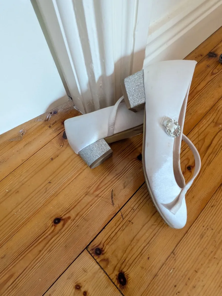 Communion dress - Image 2