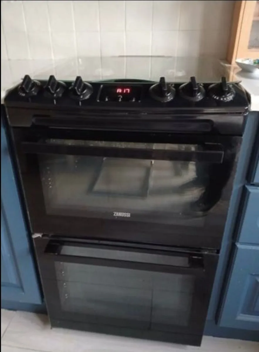 Price Drop Zanussi gas cooker Model ZCG3250BA Main - Image 2