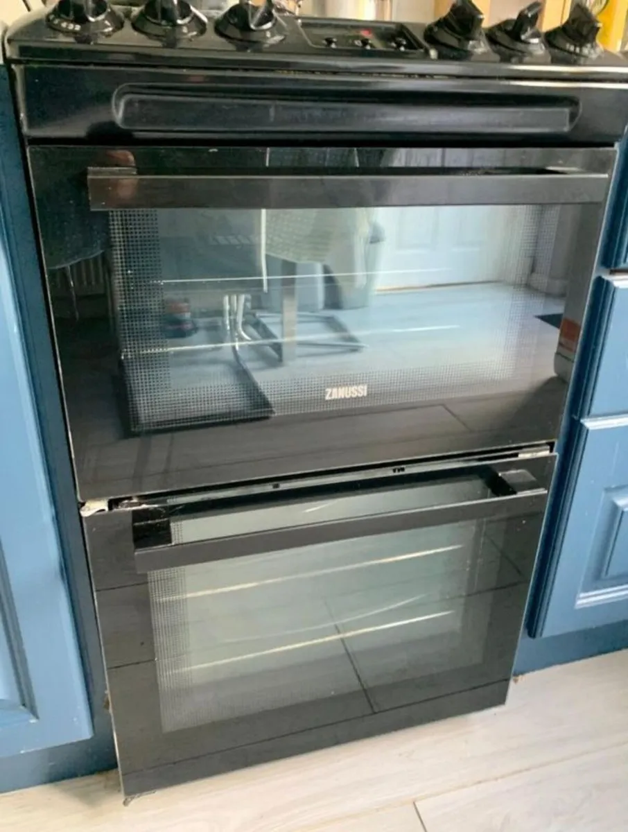 Price Drop Zanussi gas cooker Model ZCG3250BA Main - Image 4