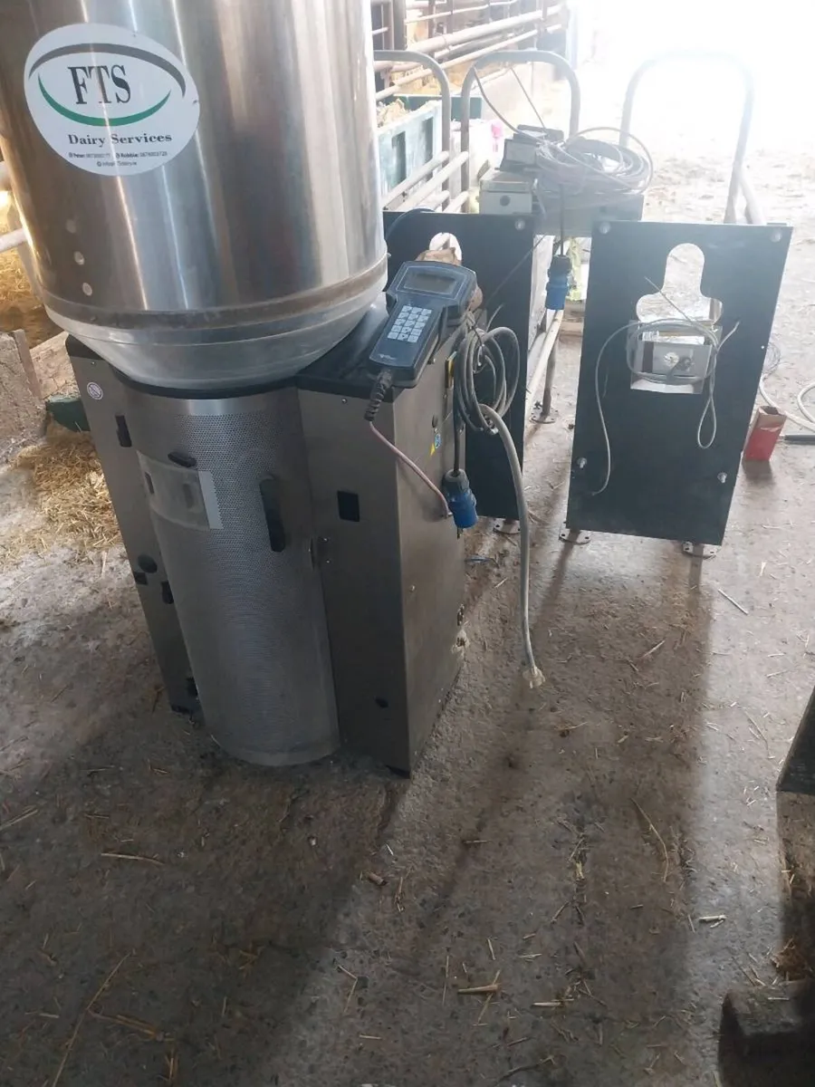 Calf Feeder - Image 1