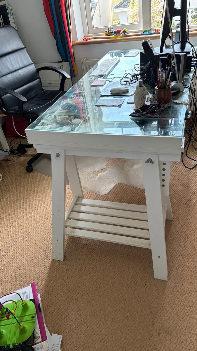 Trestle table with glass top - Image 2