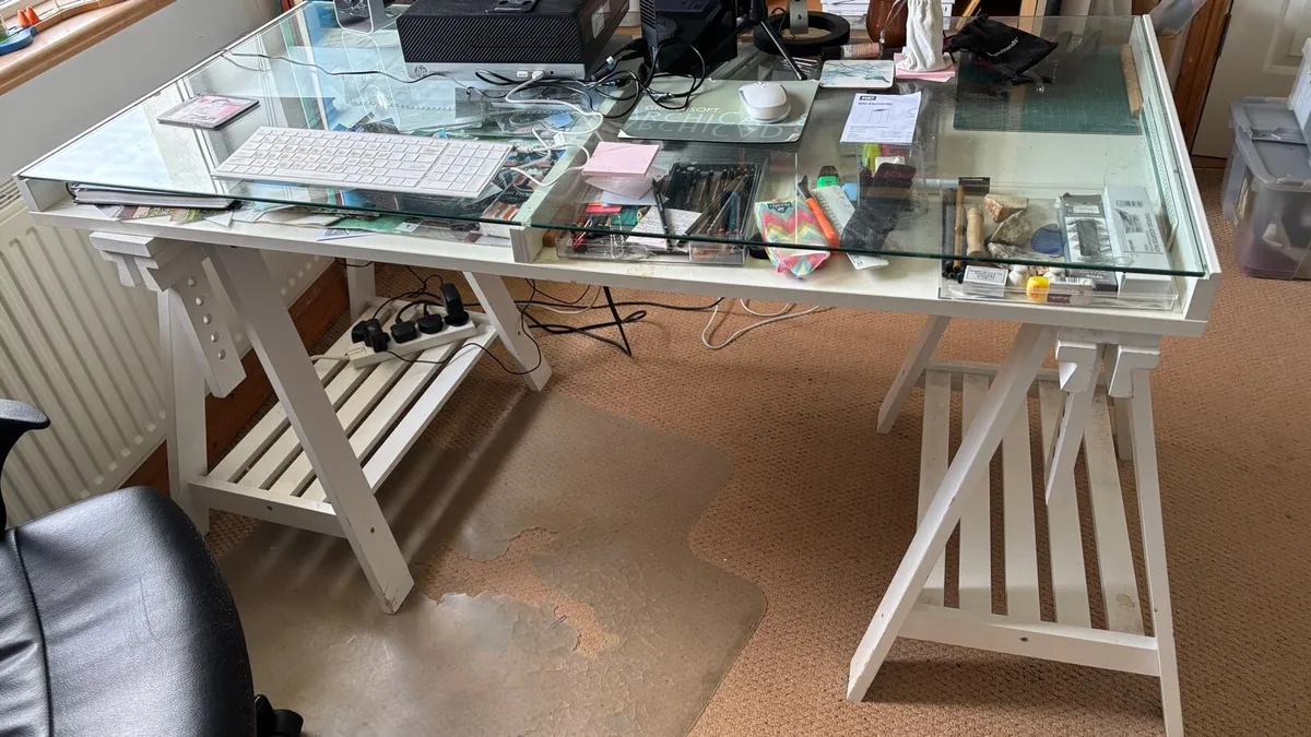 Trestle table with glass top - Image 3