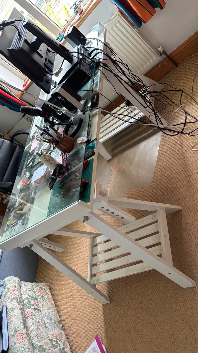 Trestle table with glass top - Image 4