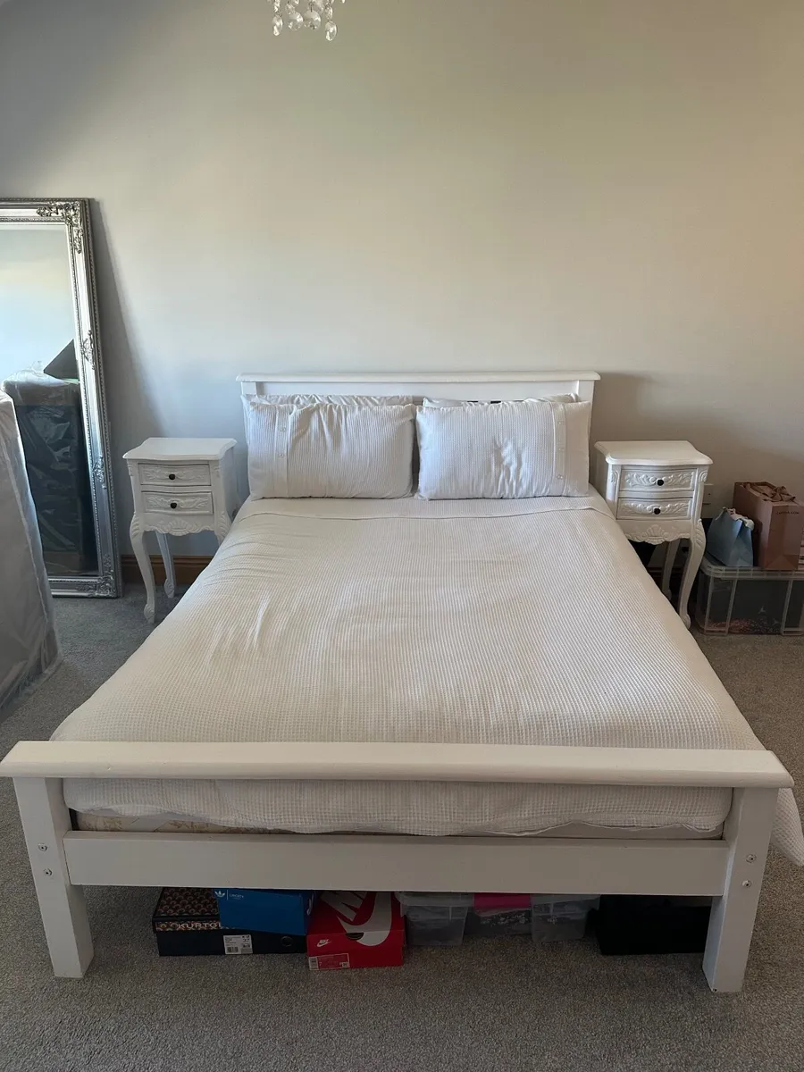 Bedroom Furniture Set - Image 1