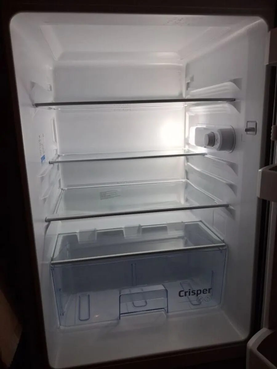 fridge and separate freezer - Image 3