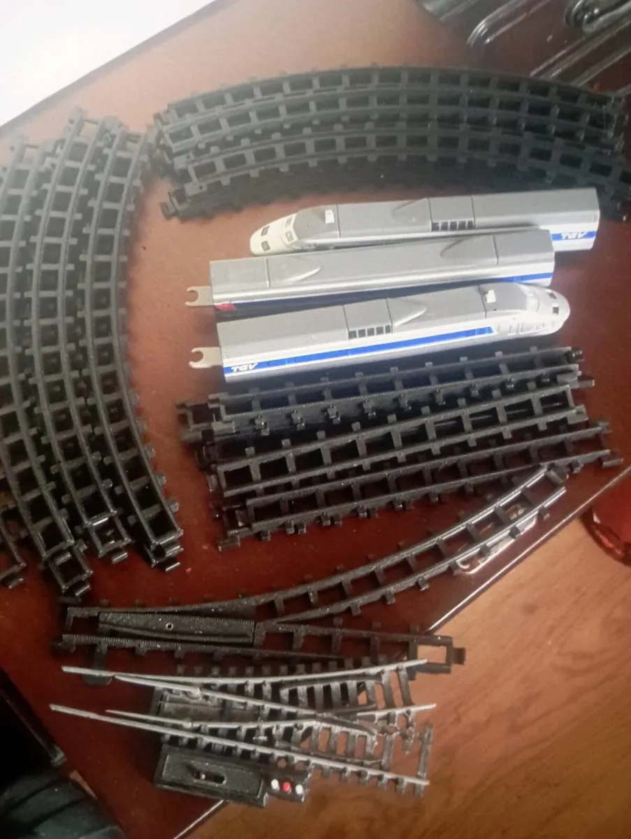 KATO  ROUNDHOUSE 10-909TGV BATTERY POWERED TRAN . - Image 1