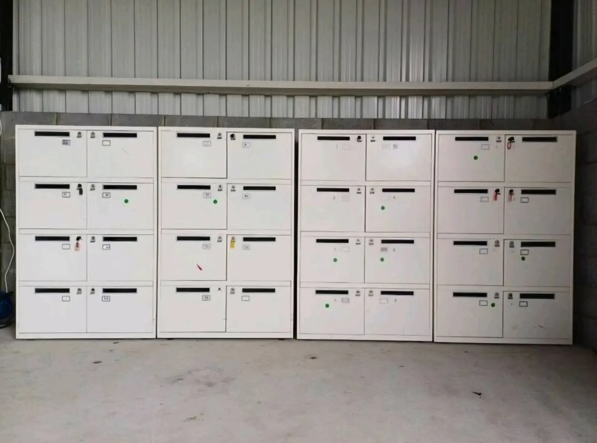 Bisley Lateralfile Lodge - 8 Door Locker Cabinet - Image 3