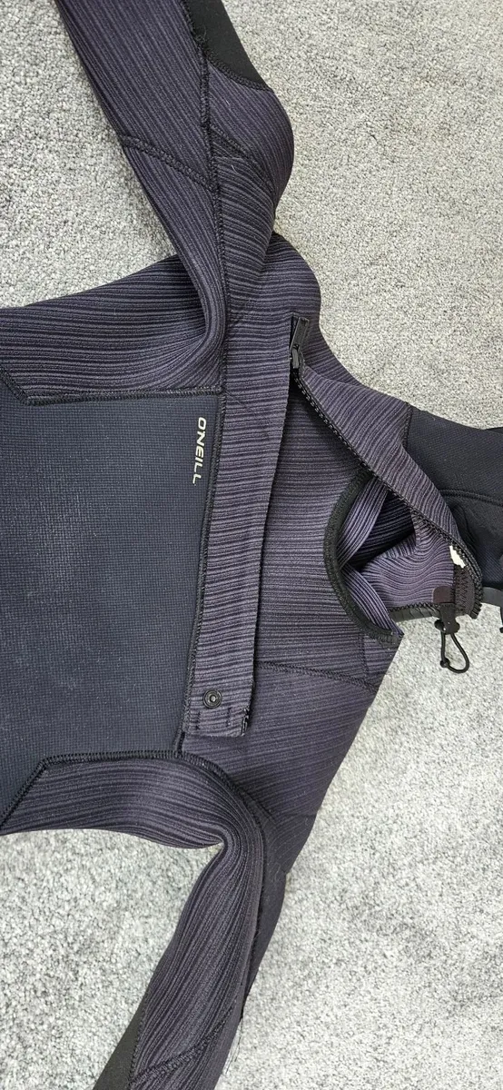 O'Neill Hyperfreak 5/4 Hooded Youth Wetsuit - Image 4