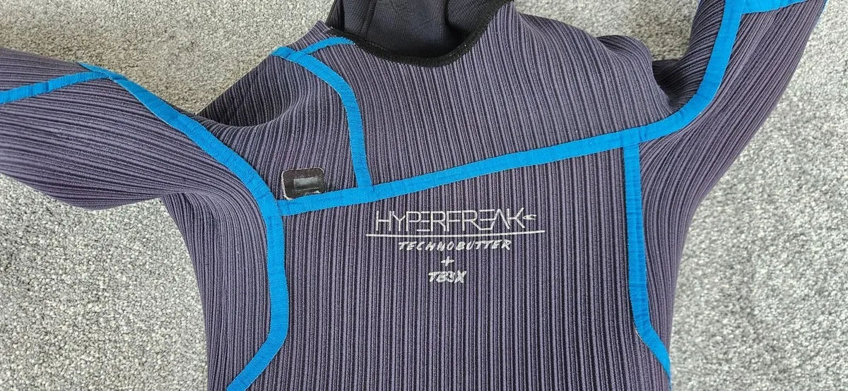 O'Neill Hyperfreak 5/4 Hooded Youth Wetsuit - Image 1