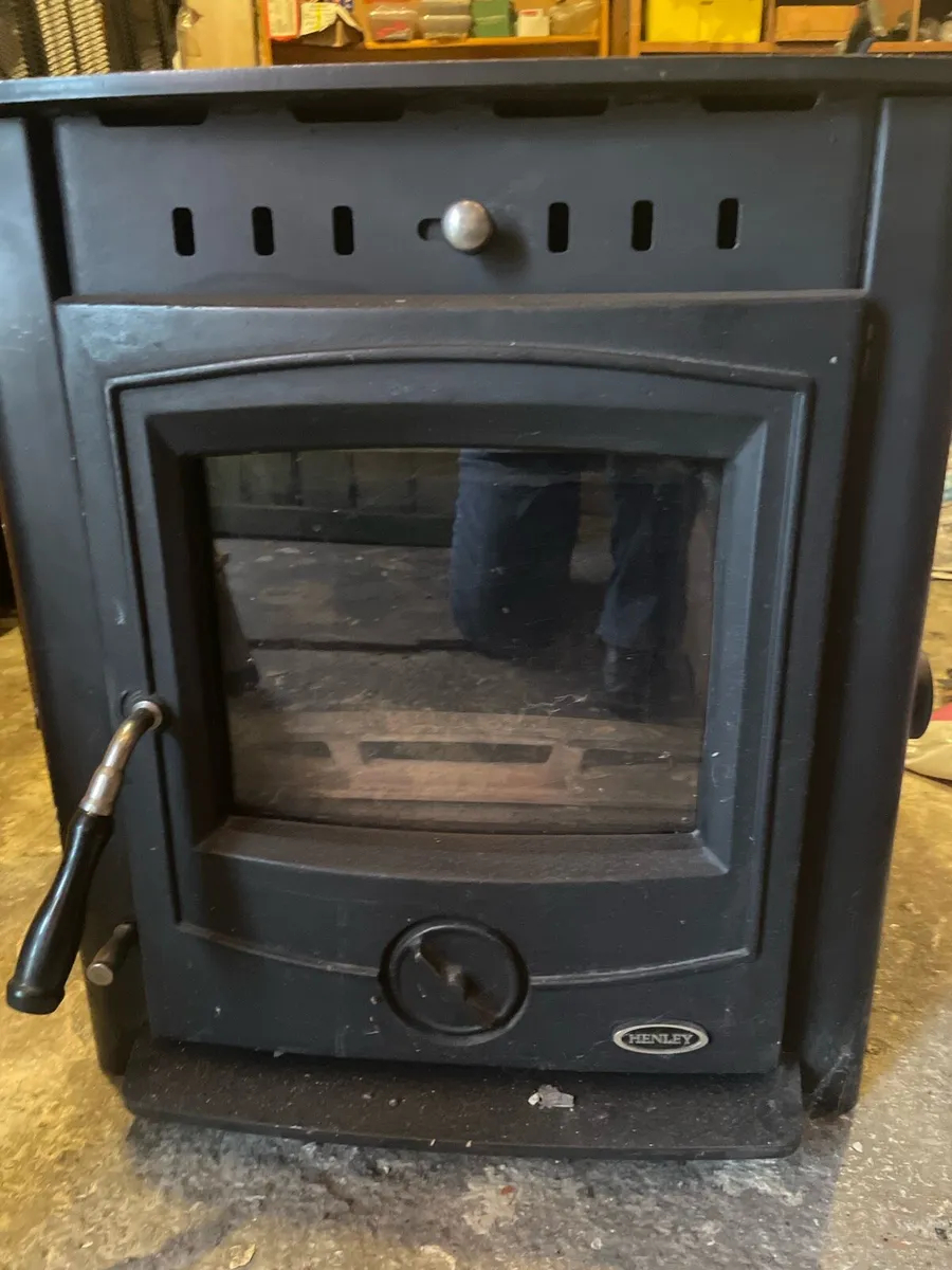 Henley Integrated Stove - Image 1