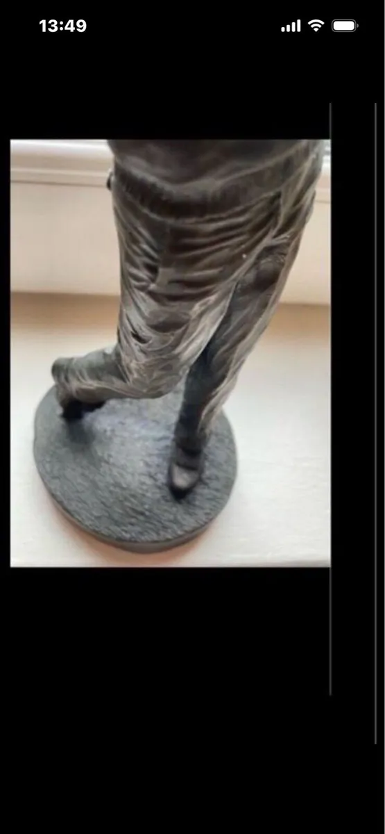 Genesis Bronze Golfer - Image 4