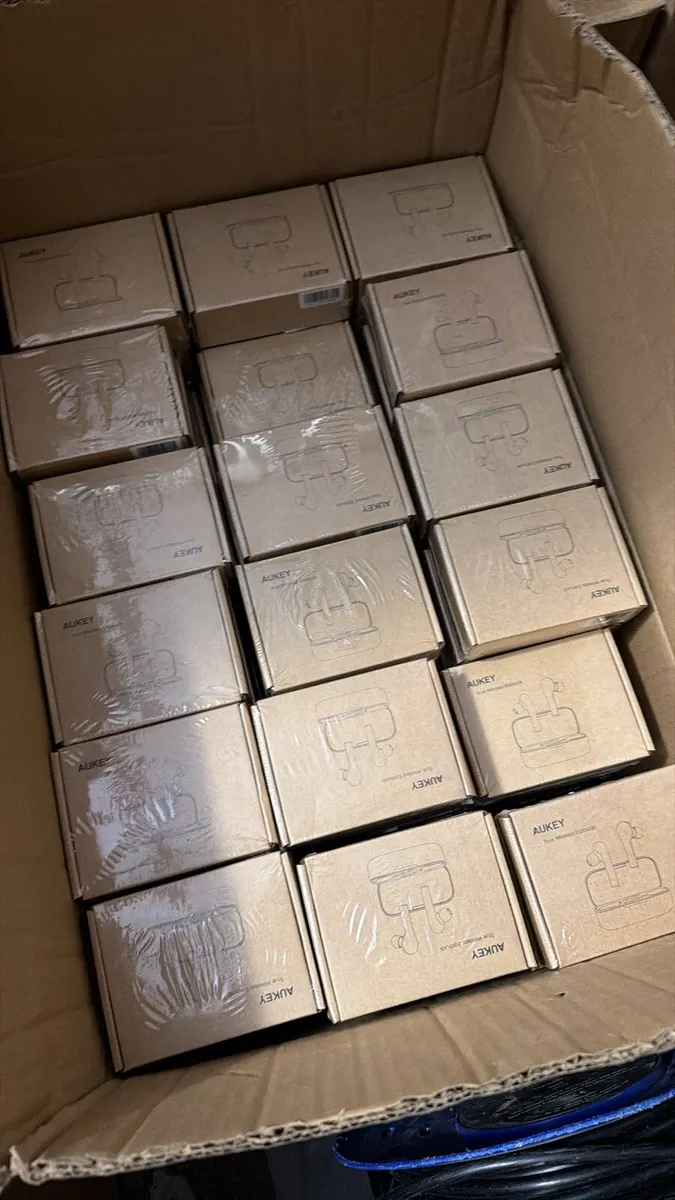 AUKEY Bluetooth earbuds - Image 2