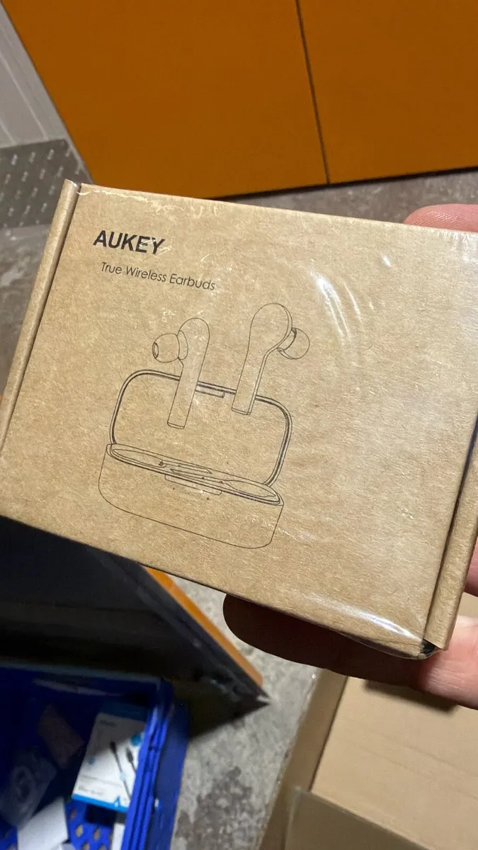 AUKEY Bluetooth earbuds - Image 3