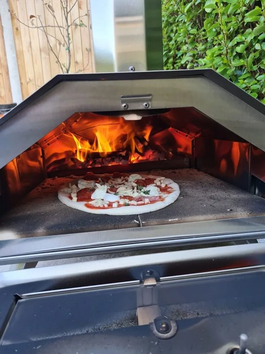 Ooni Pro Multifuel Pizza Oven incl Gas Attachment - Image 1