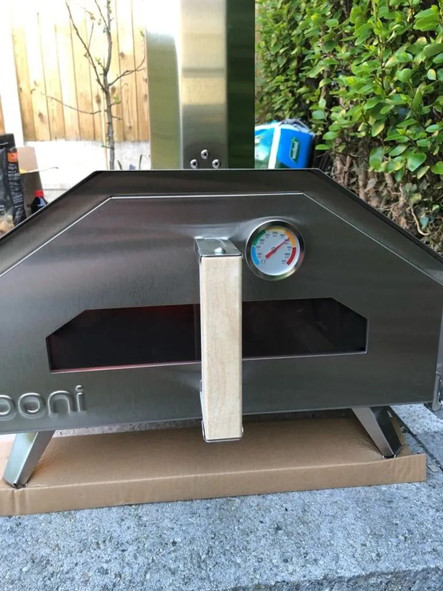 Ooni Pro Multifuel Pizza Oven incl Gas Attachment - Image 2
