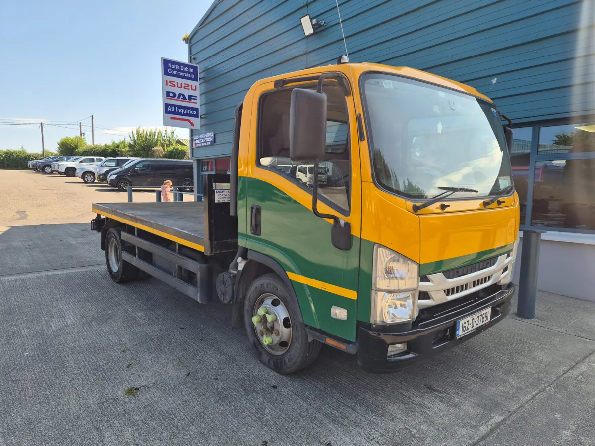 2016 ISUZU NPR 7.5TON FLAT - Image 1