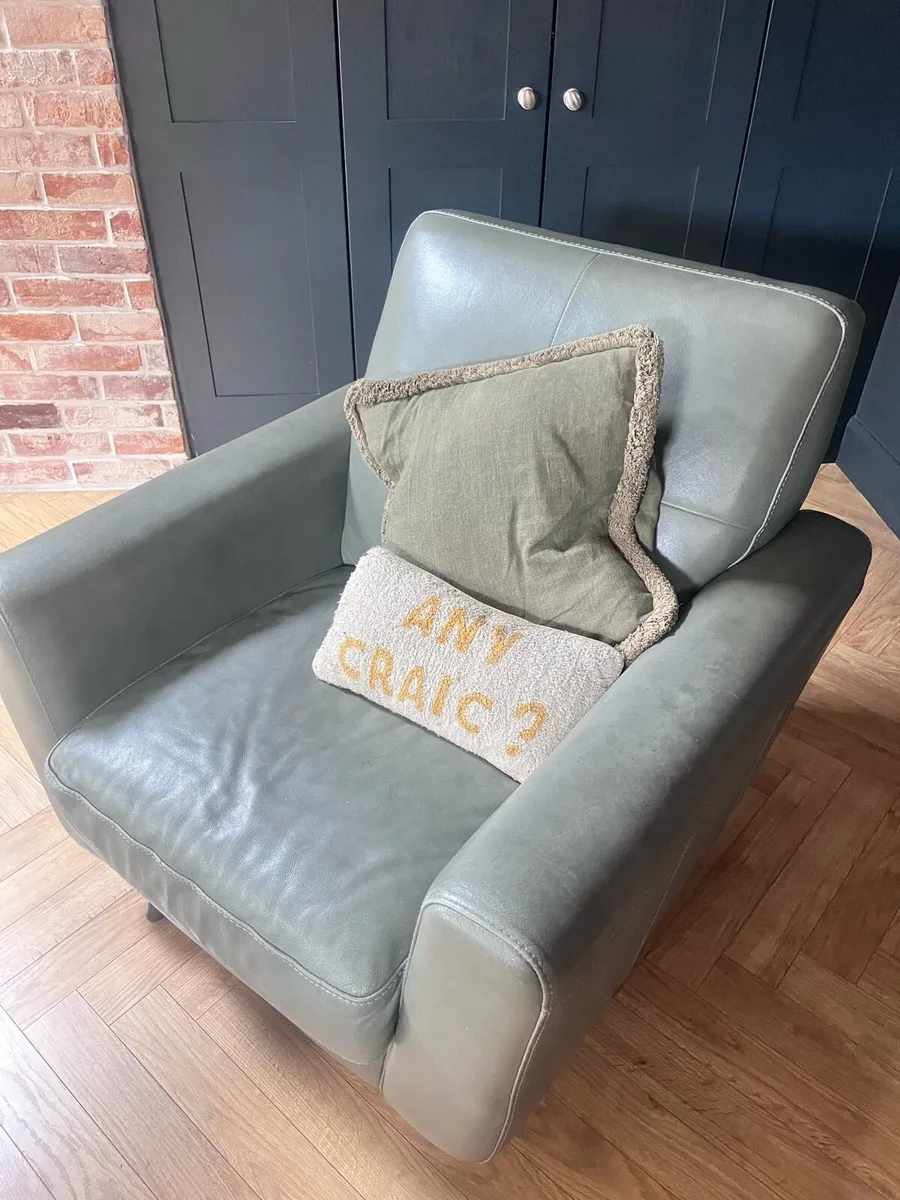 3 piece leather couch - Image 1