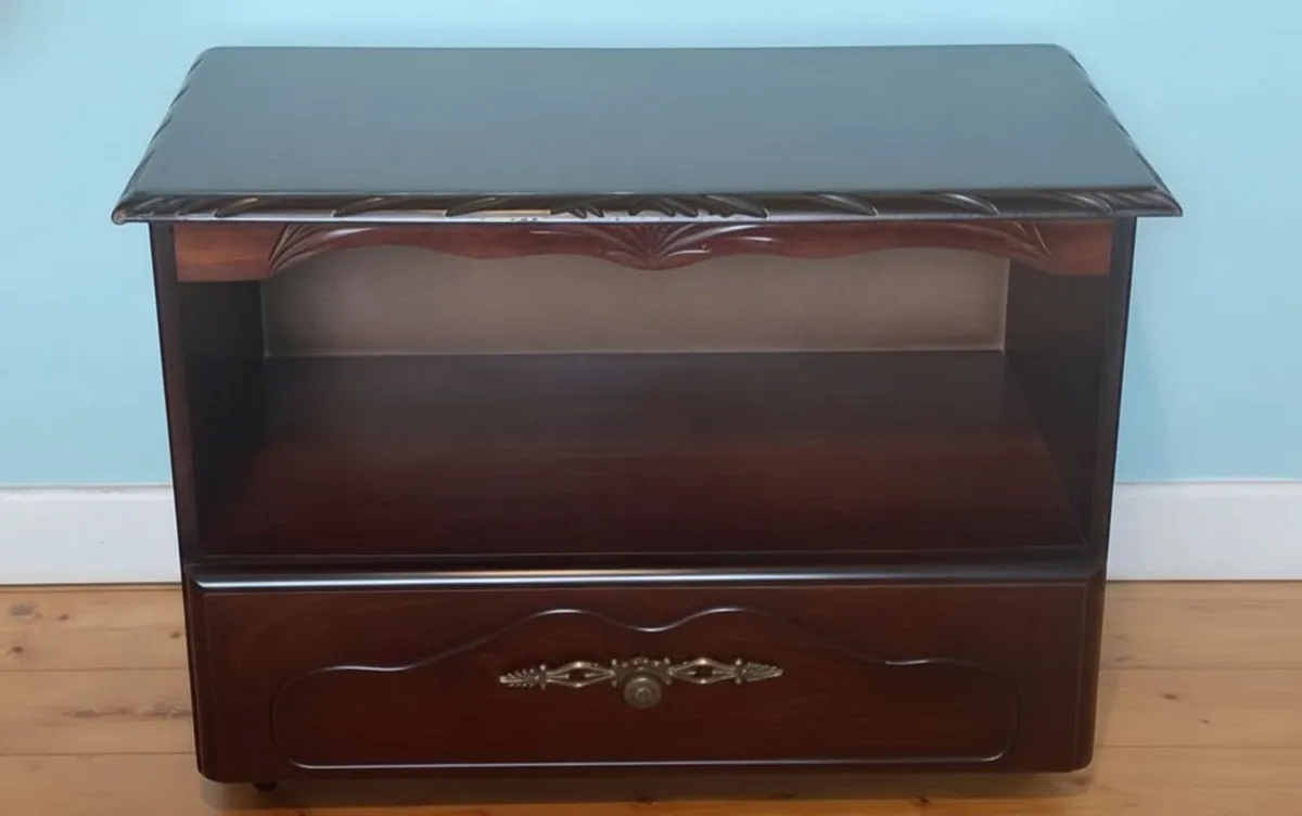 Rossmore Mahogany TV Unit – Compact & Stylish - Image 3