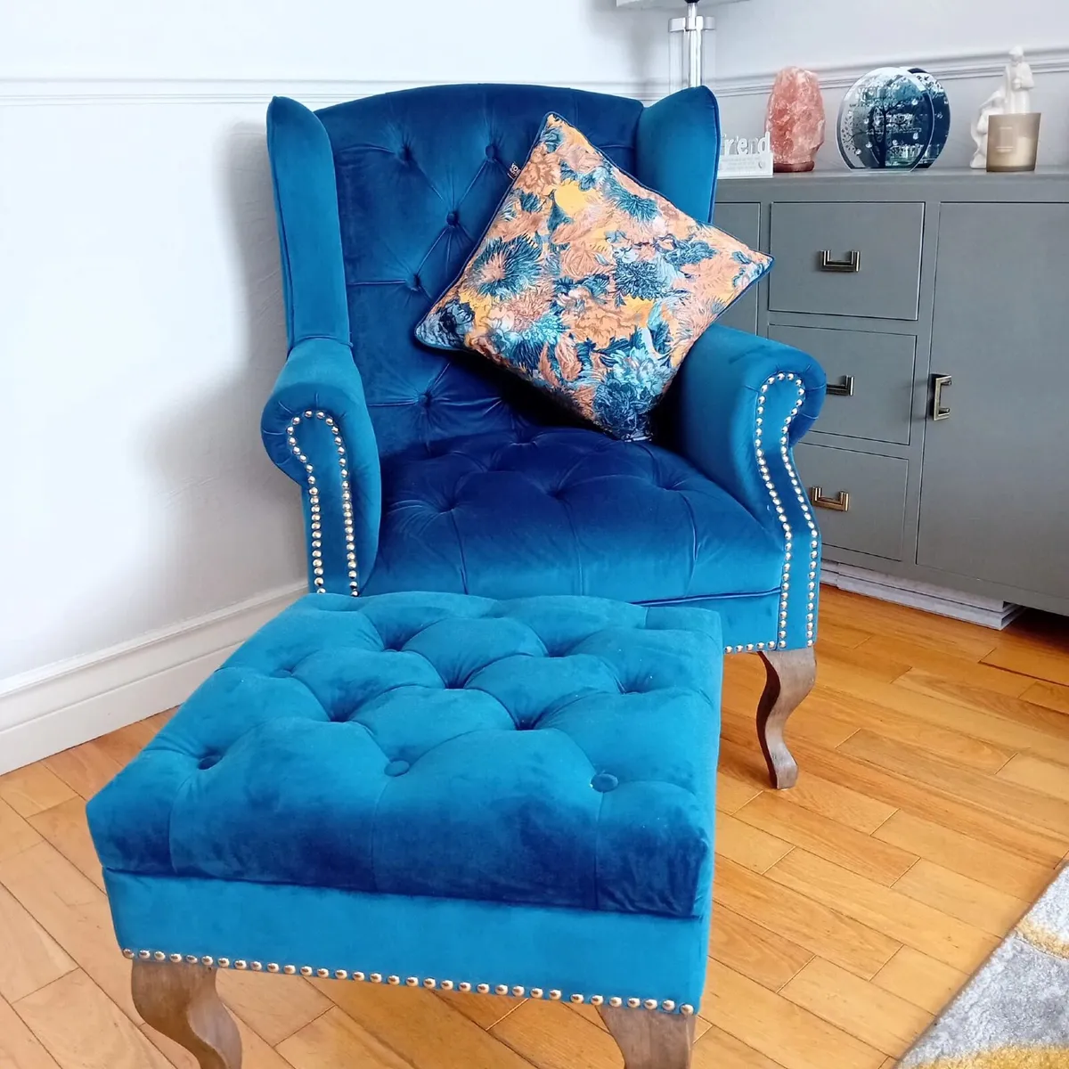 Armchair and footstool - Image 2