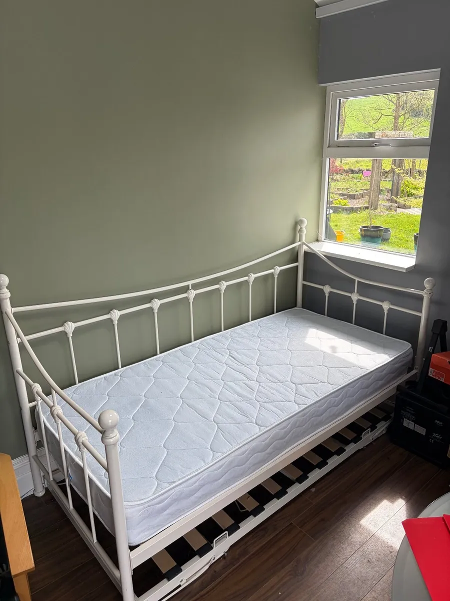 Single Day Bed with Extra Base