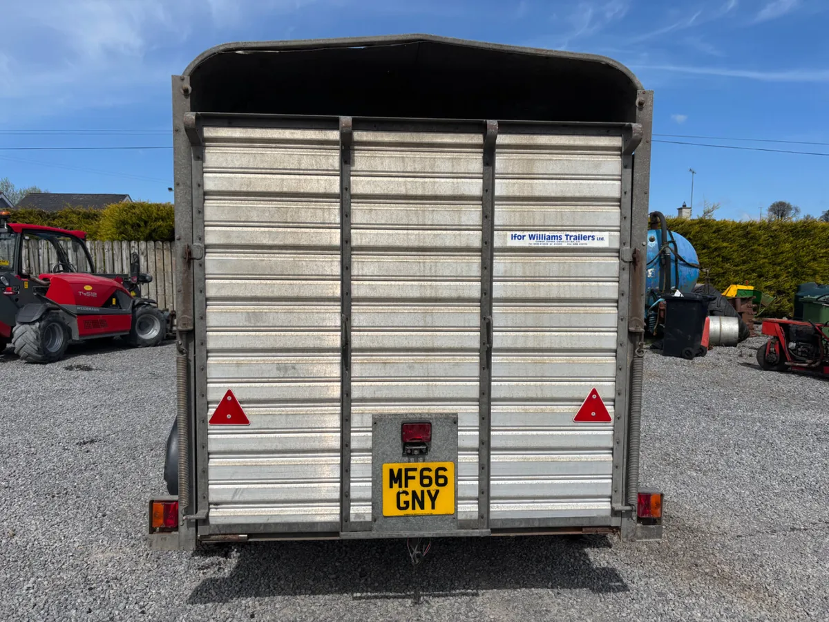 Ifor williams 10ft x 6ft cattle trailer - Image 3