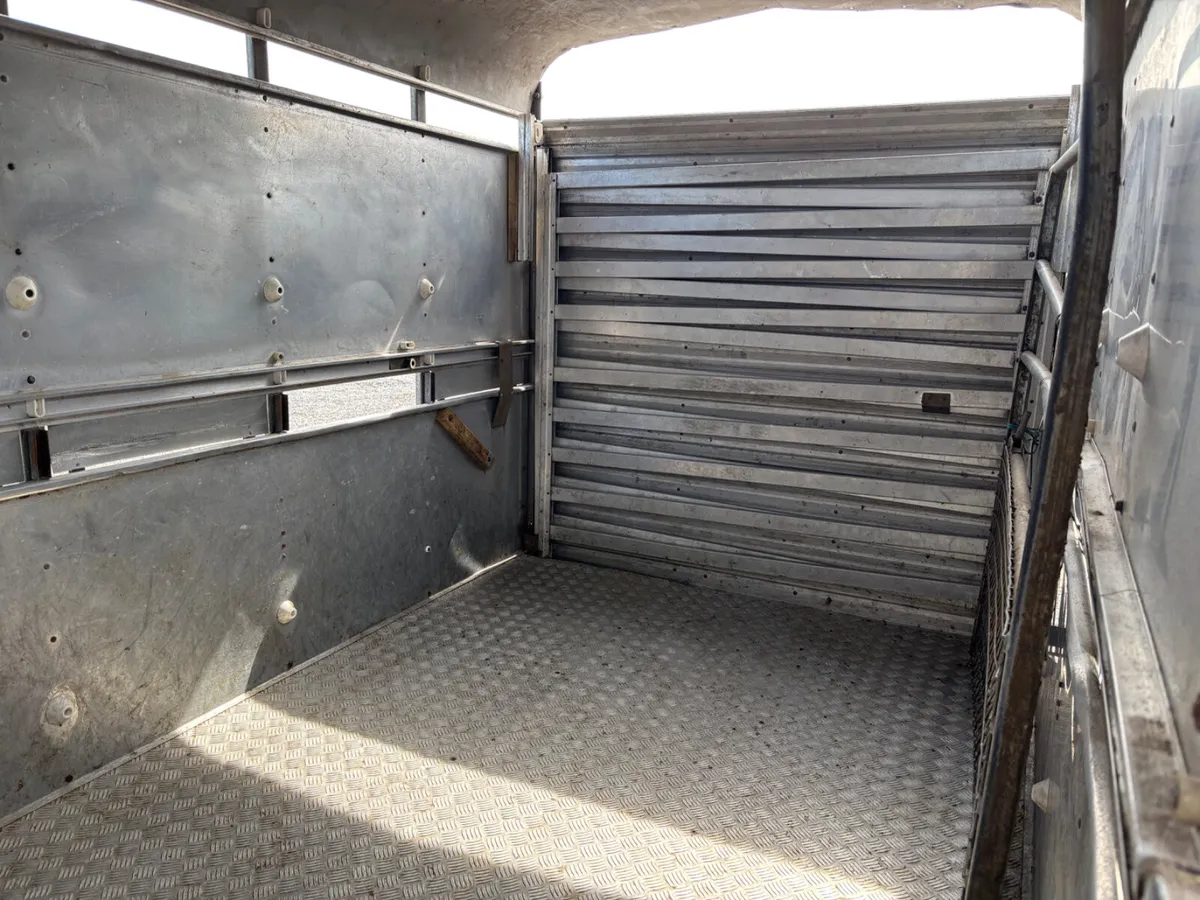 Ifor williams 10ft x 6ft cattle trailer - Image 4
