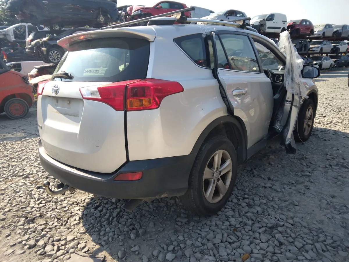 2014 Toyota Rav4 For Breaking/Dismantling - Image 4