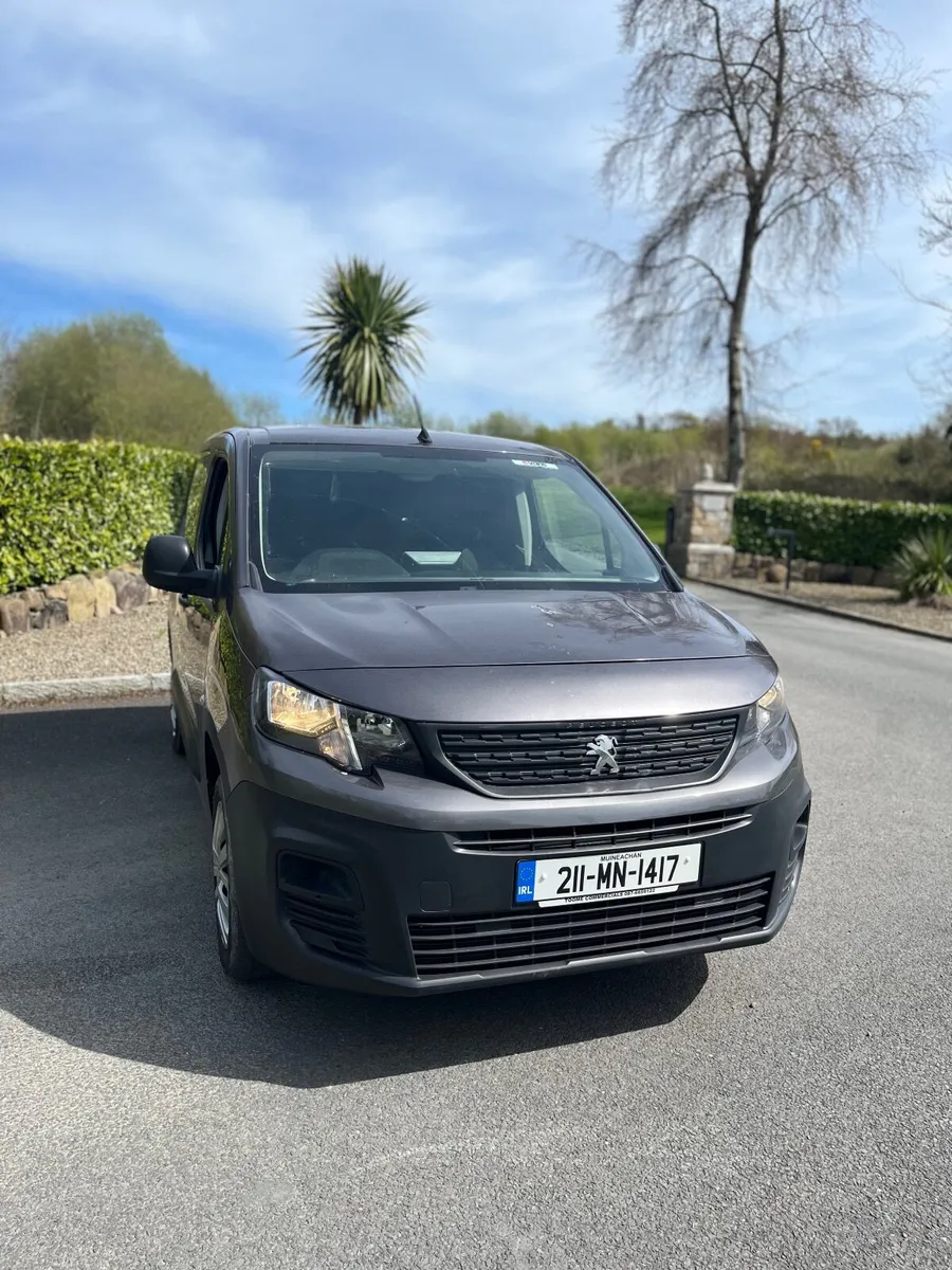 2021 Peugeot partner van - Image 1