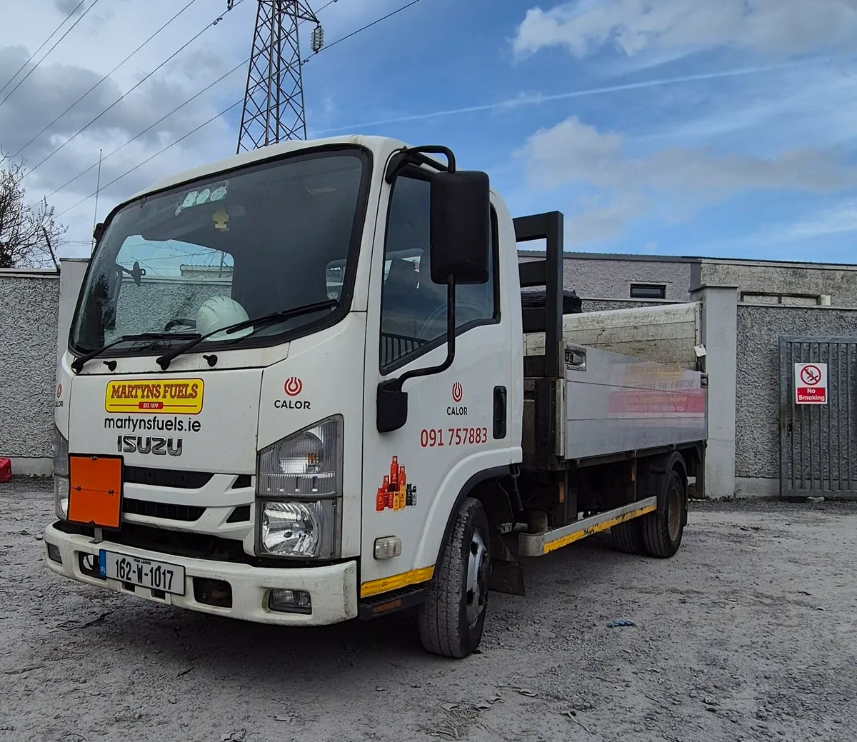 Isuzu dropside tail lift - Image 1