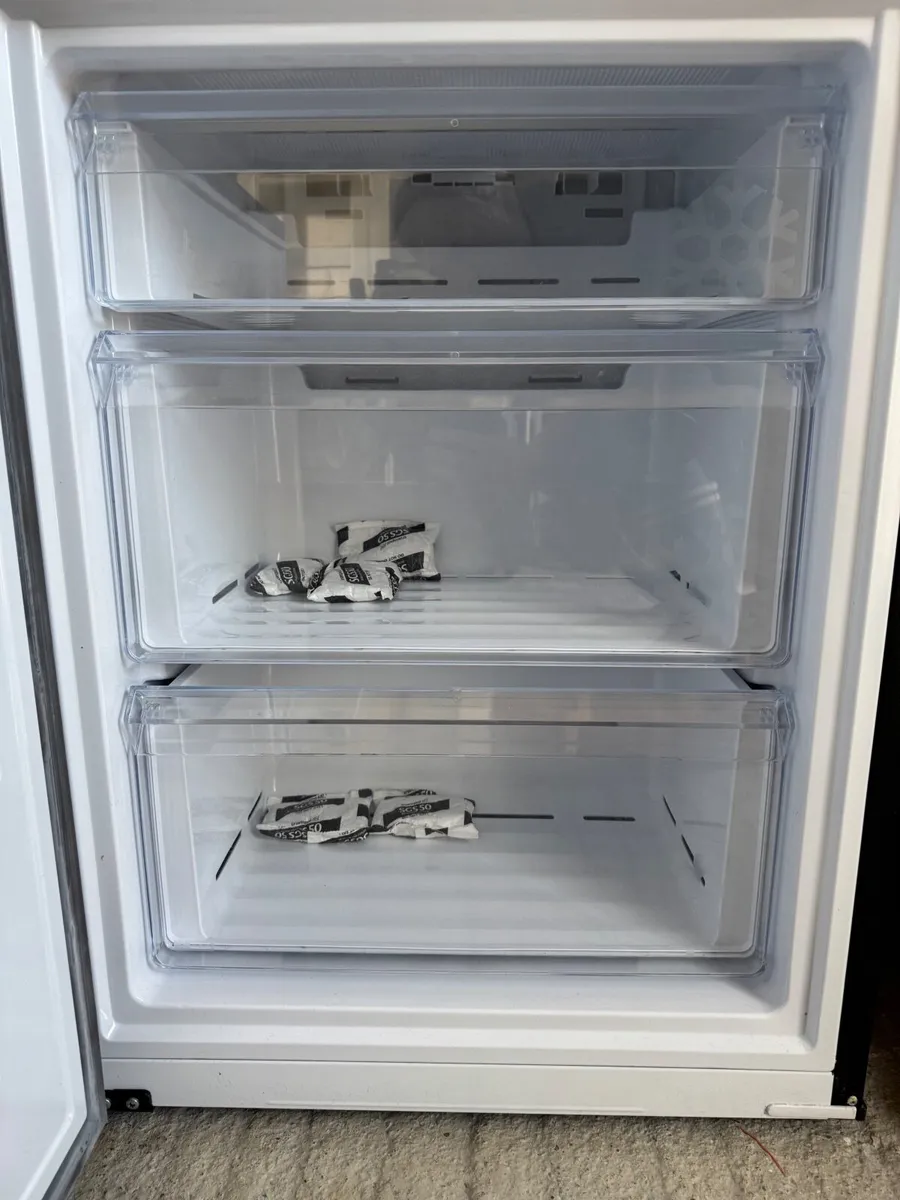 Samsung Freestanding Fridge Freezer - Black - Image 4