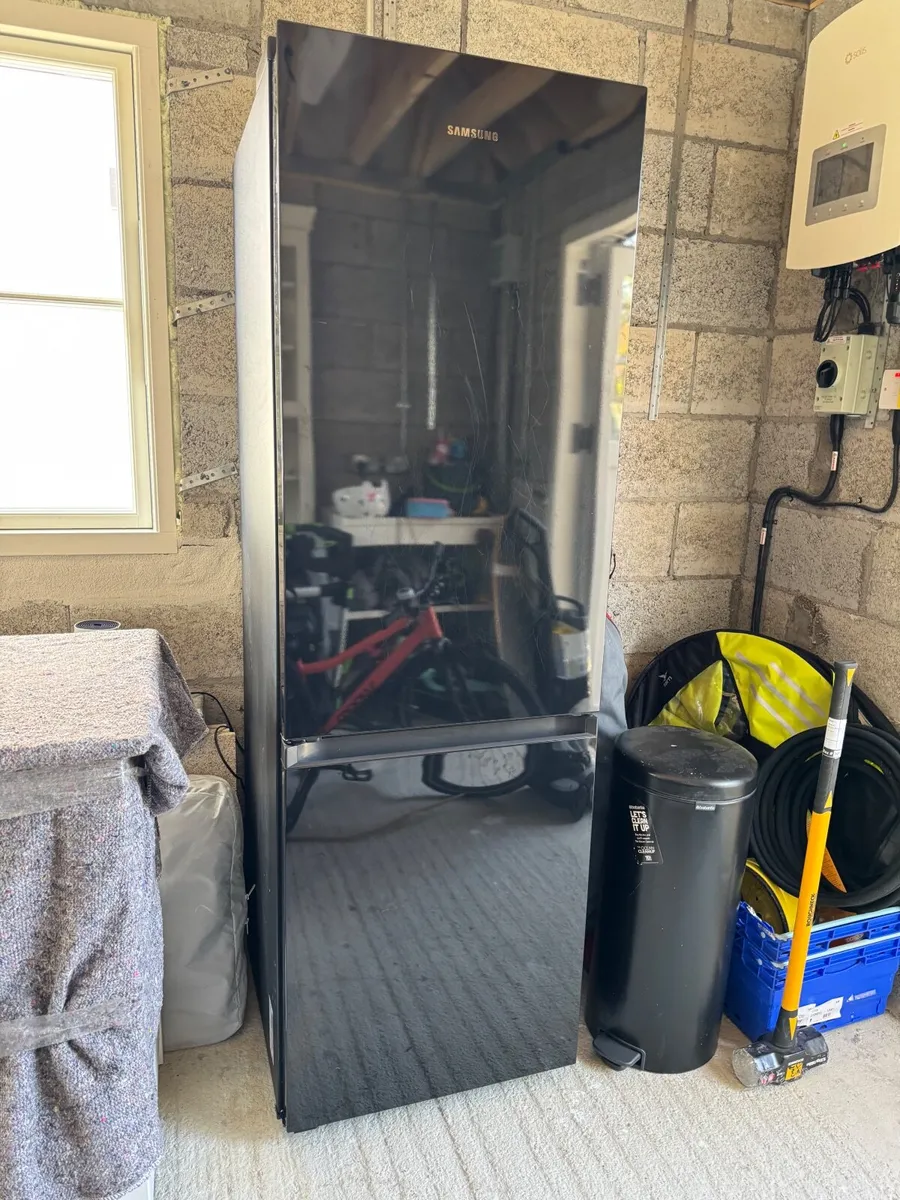 Samsung Freestanding Fridge Freezer - Black - Image 2