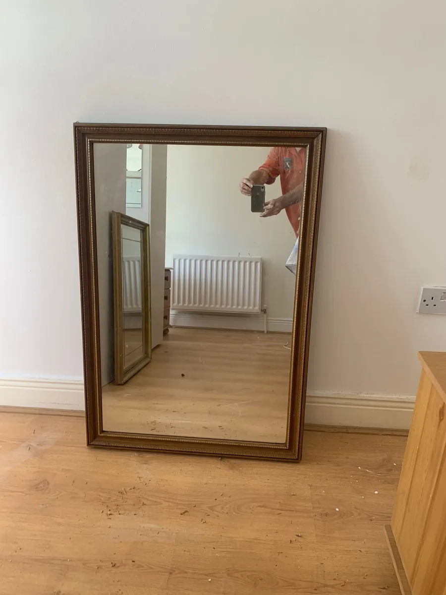 Wall mirror - Image 1
