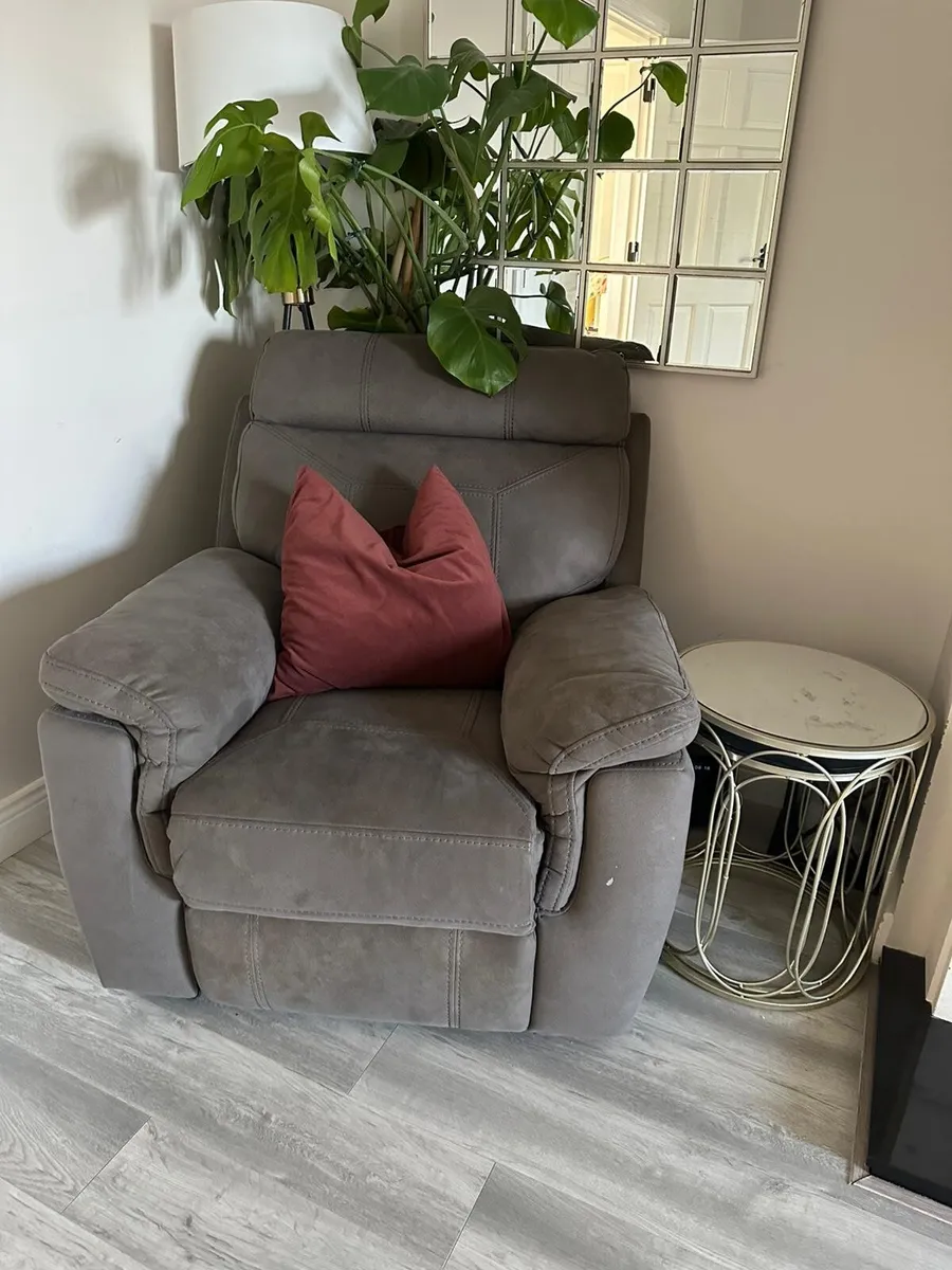 Couch 3 + 1 + 1 - Image 4