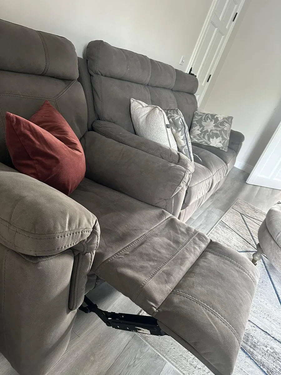 Couch 3 + 1 + 1 - Image 1