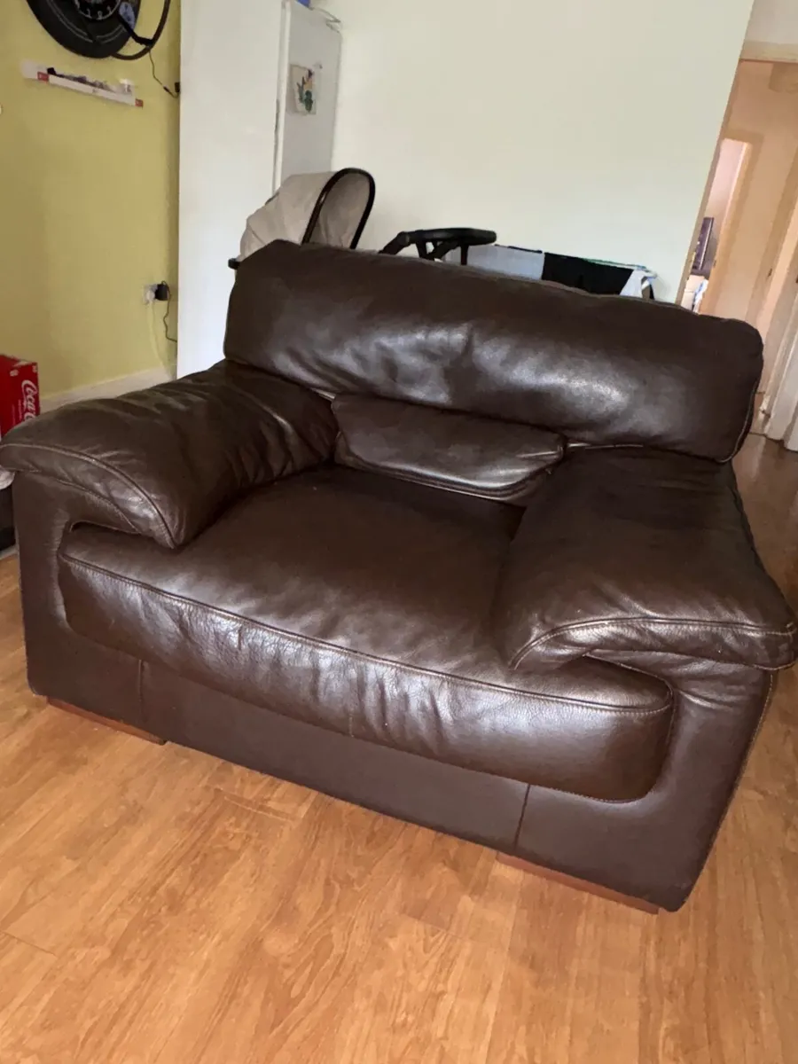 Italian leather sofas - Image 3