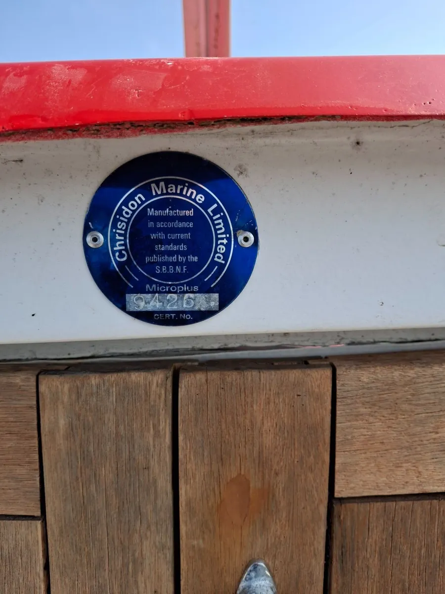 Motor boat  Microplus 561 & Tender boat. - Image 2