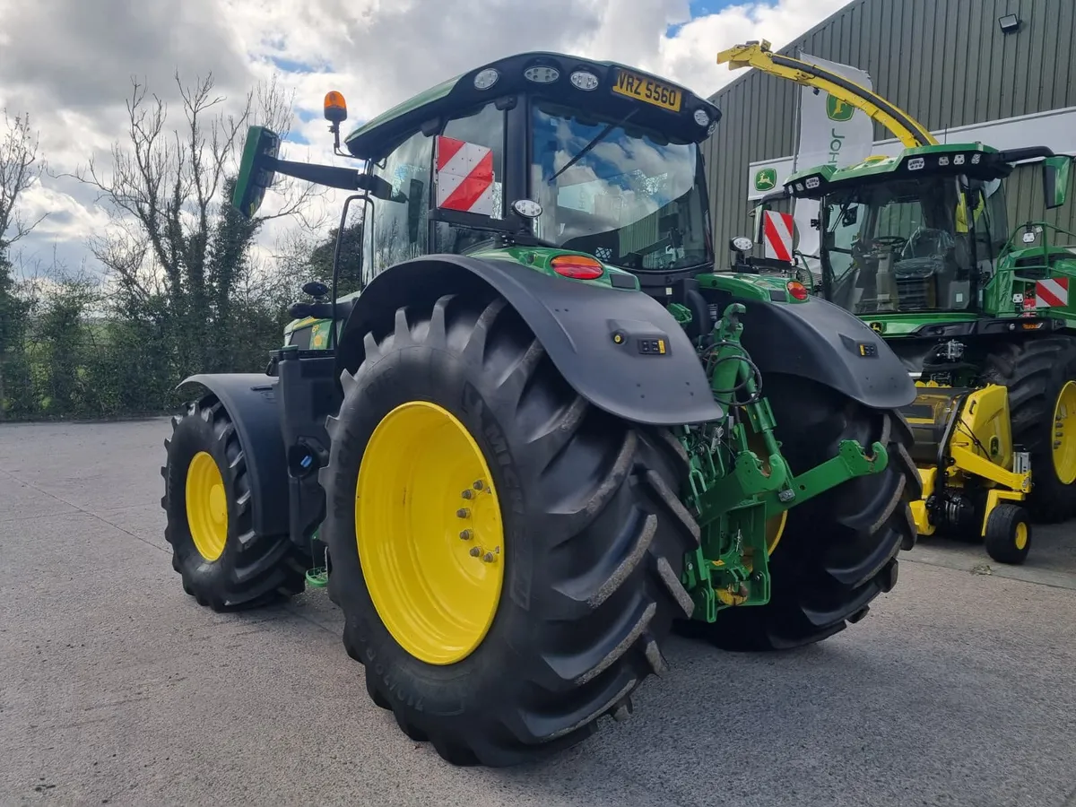 John Deere 6R 215 (2024) - Image 2
