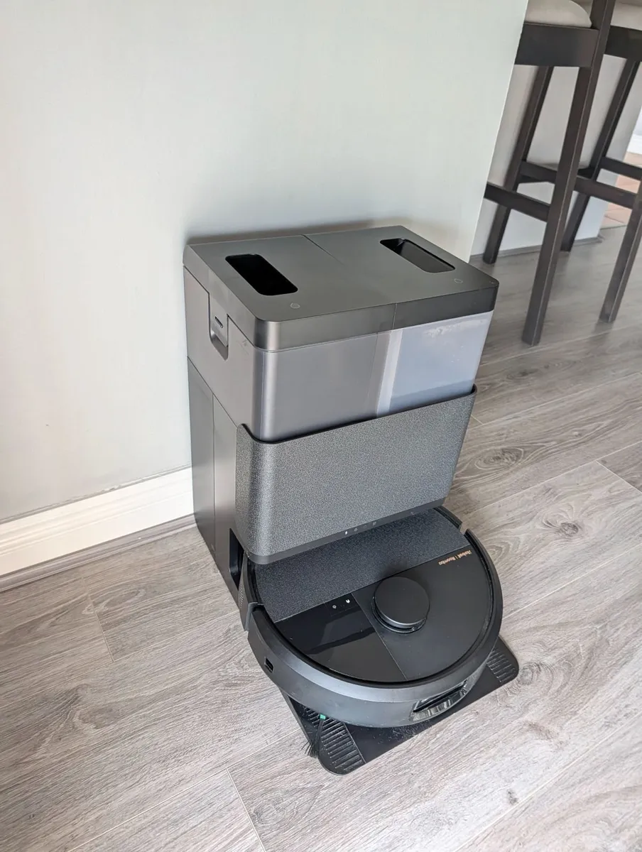iRobot Roomba Plus 505 Combo + AutoWash Dock - Image 2